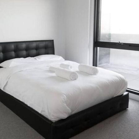 New Spacious 2 Bedroom With Gorgeous City Views Melbourne Luaran gambar