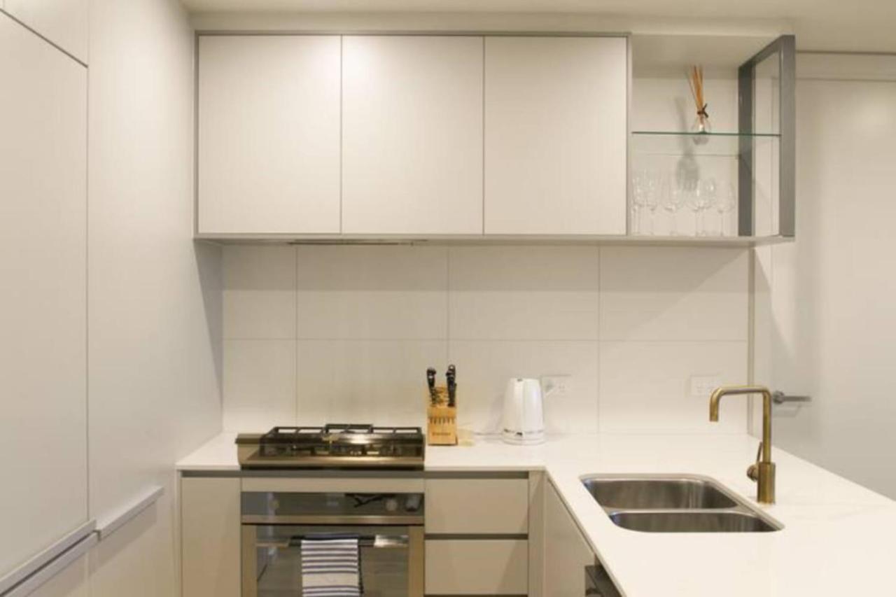 New Spacious 2 Bedroom With Gorgeous City Views Melbourne Luaran gambar